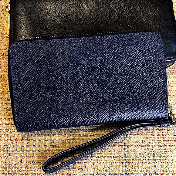 COACH Navy Blue Saffiano Leather Full Zip Around Wallet with Wristlet Strap - Picture 3 of 10